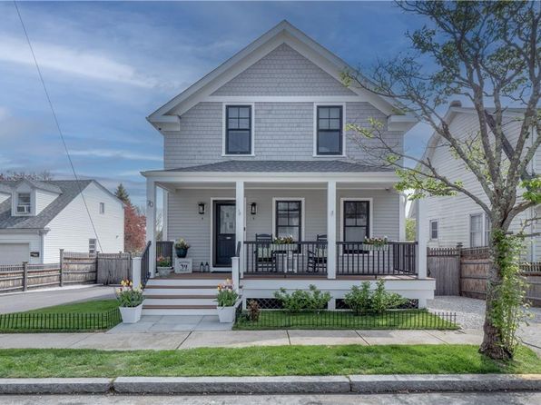 70 Roseneath Ave, Newport, RI 02840