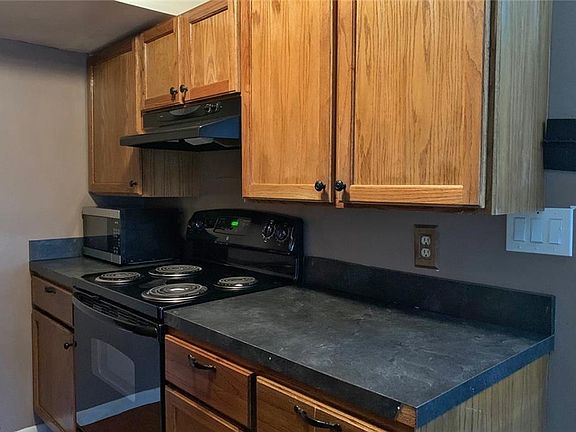 4th image of 2097 Penguin Ave