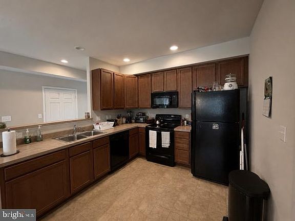4th image of 1302 Trice Meadows Cir