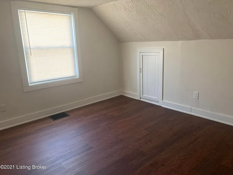 627 Harris Pl — Photo 9