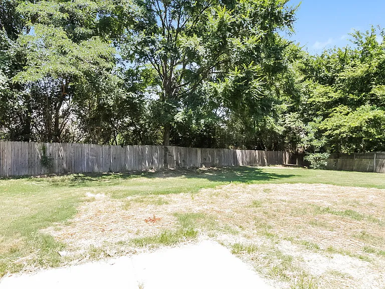 10678 Pecan Meadow Dr N — Photo 19