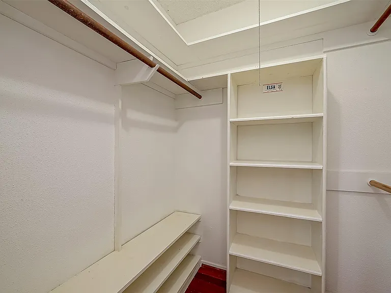 6410 Del Monte Dr #5 — Photo 21