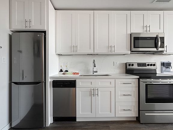 3rd image of 38-11 31st St #3