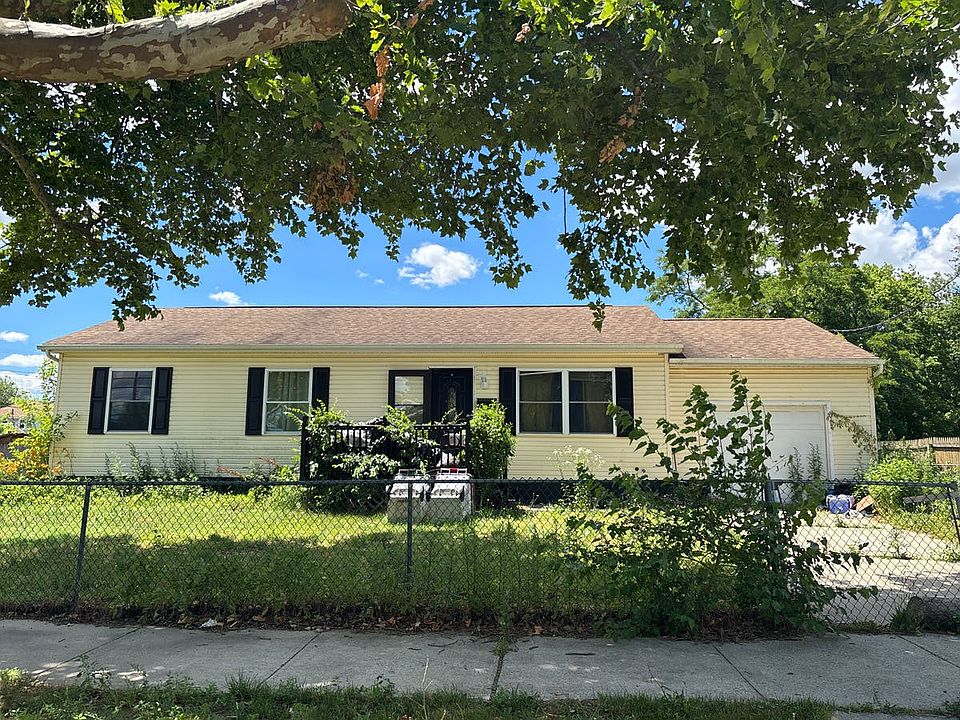 1st image of 404 4th St