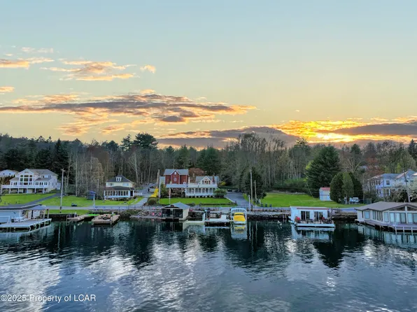 2633 Lakeside Dr, Harveys Lake, PA 18618