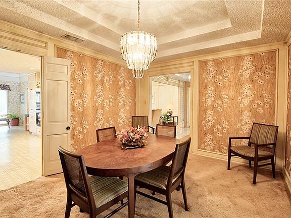 3rd image of 2716 Shadow Wood Dr