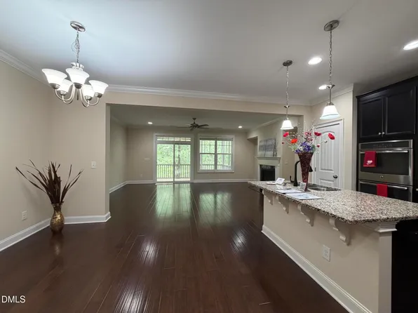 636 Chronicle Dr, Cary, NC 27513