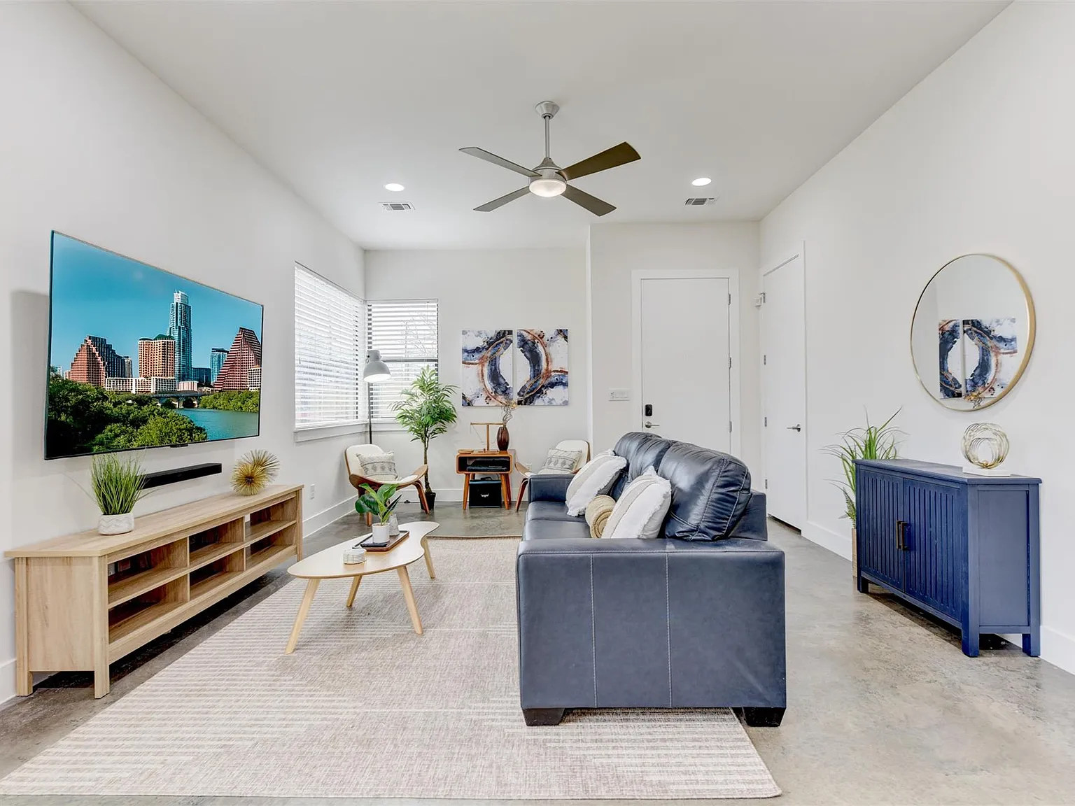 3 bed, 2.5 bath, 1631 sqft, $5,500 — Photo 4