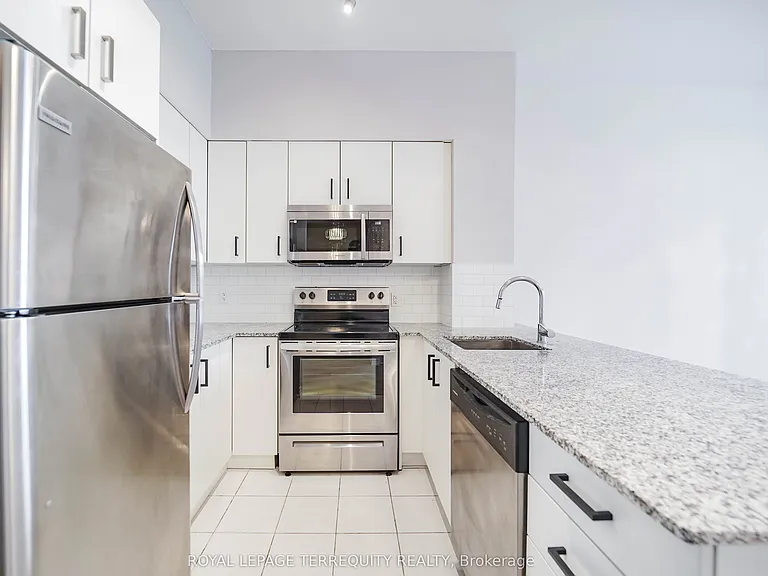 11611 Yonge St #728 — Photo 14