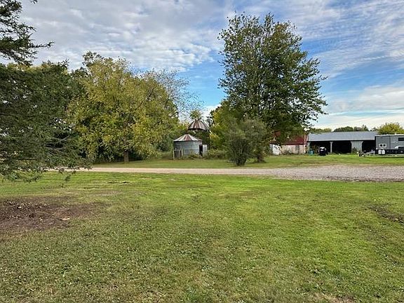 3rd image of 18042 60th Ave
