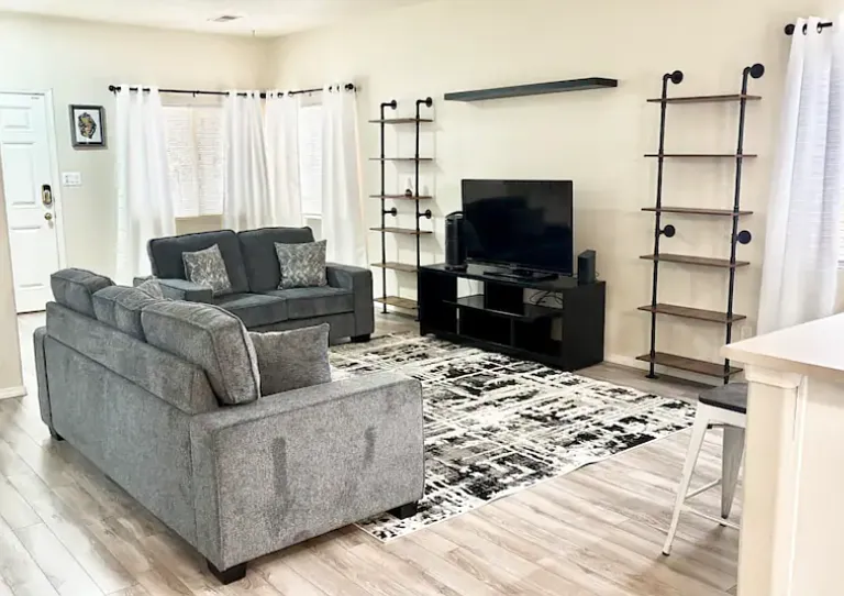 1404 Vista Monte Dr NE — Photo 3