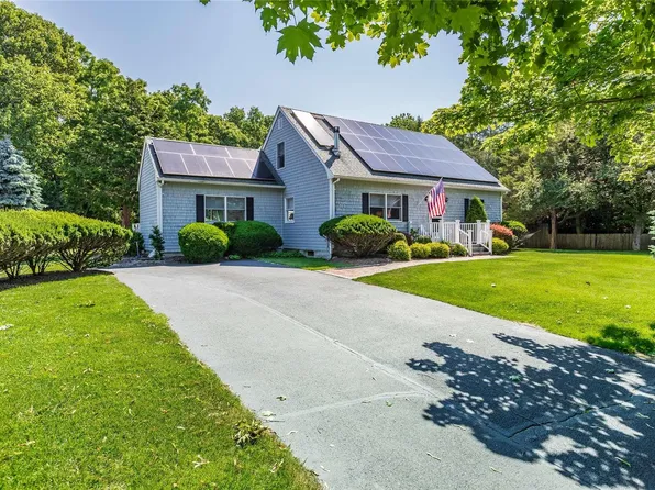 600 Rosewood Drive, Mattituck, NY 11952