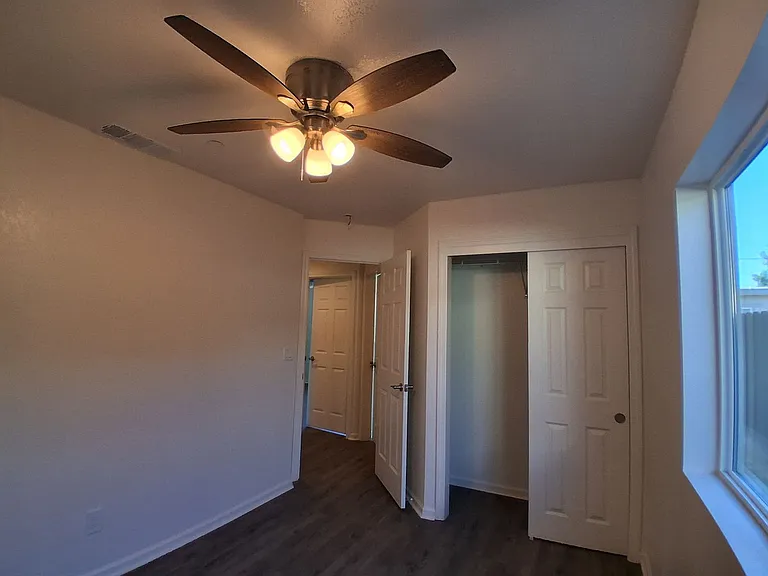 3016 Lake Park Ct — Photo 15