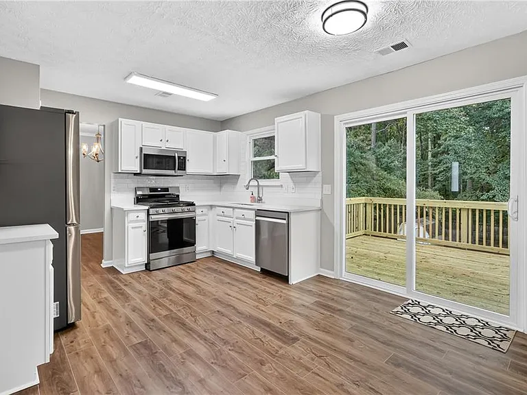 4554 Darrowby Dr — Photo 13