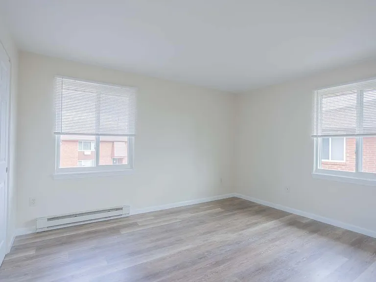Ridgeway Garden Apartments — Photo 13