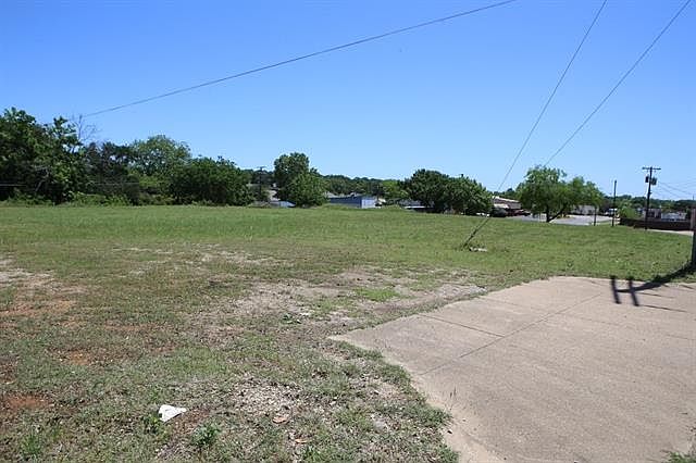 1st image of 916 Barbara Ann Dr