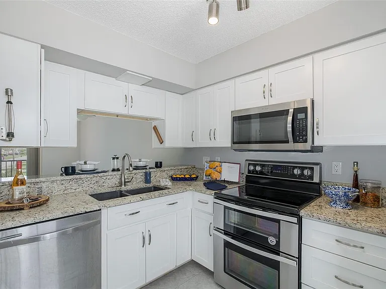 4933 Myrtle Oak Dr #23 — Photo 14