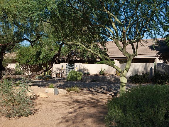 2nd image of 7547 N Eucalyptus Dr