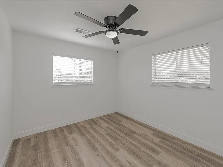 713 Sun Valley Dr — Photo 17