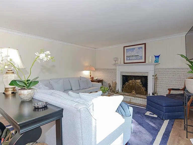 88 Perry Rd — Photo 12