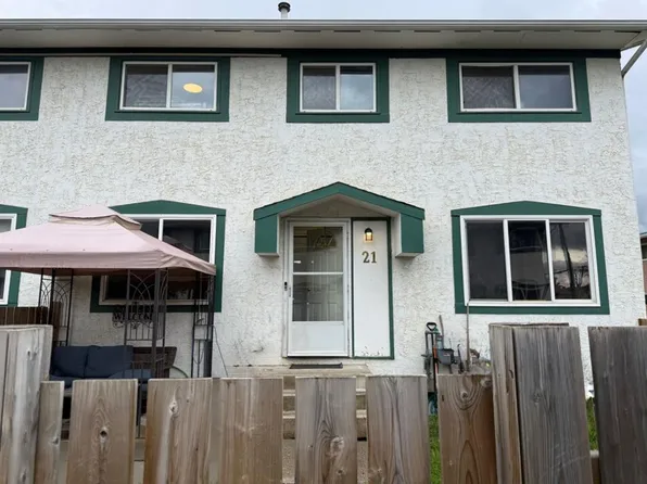110 E Tamarack Ave #21, Hinton, AB T7V 1C5