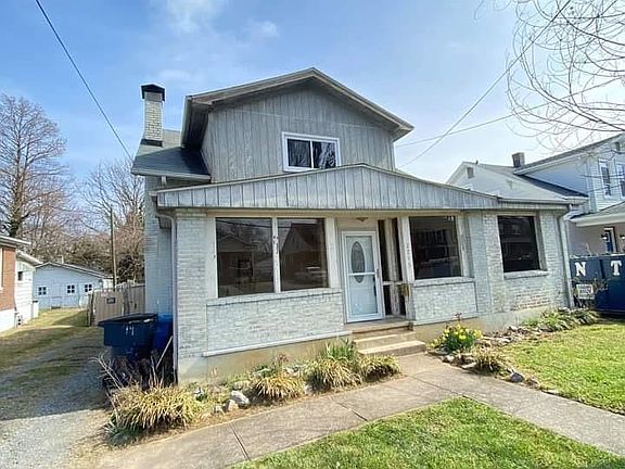 2nd image of 2715 Meadows St NW