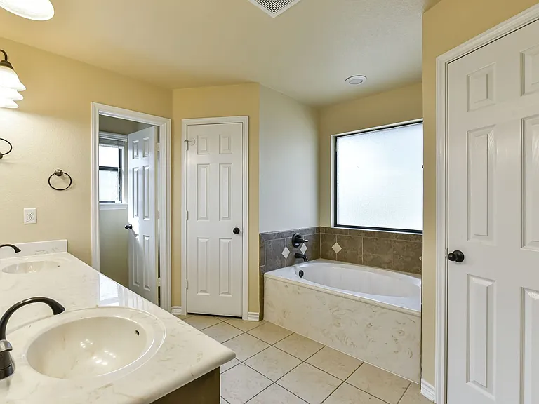 6905 Deorsam Loop — Photo 20
