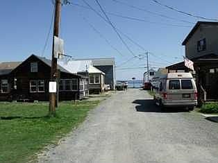 4th image of 105 5th St