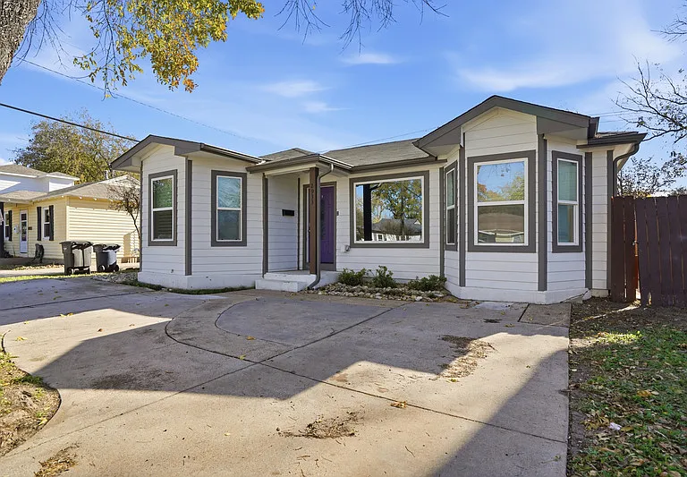 2933 S Hills Ave — Photo 2