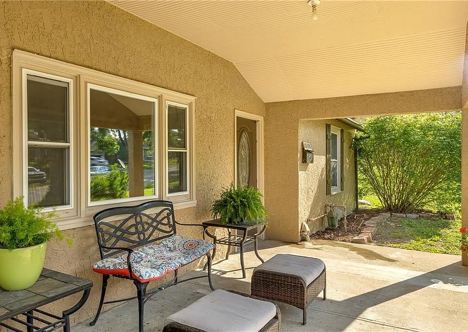 1st image of 1039 S 50th Dr