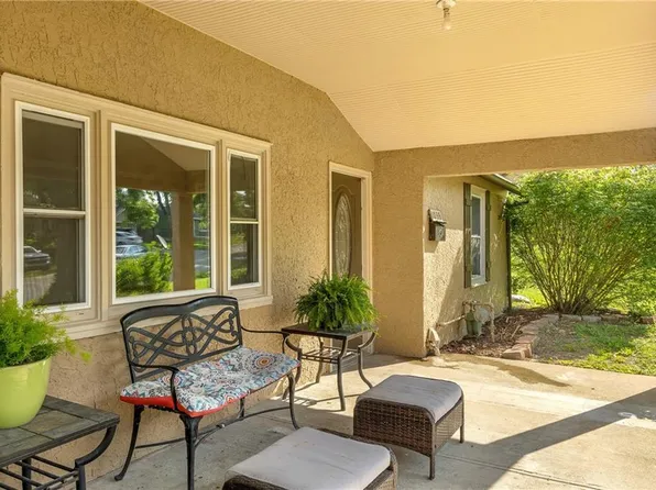 1039 S 50th Dr, Kansas City, KS 66106