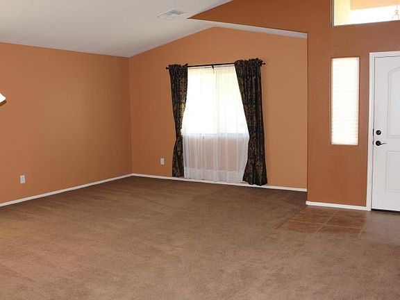 4th image of 17608 W Columbine Dr