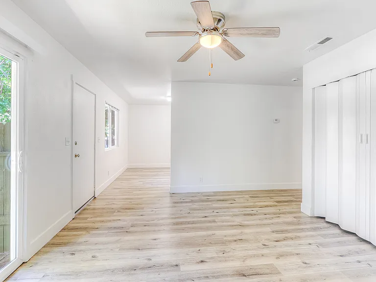 15 Ricky Ct #1 — Photo 11