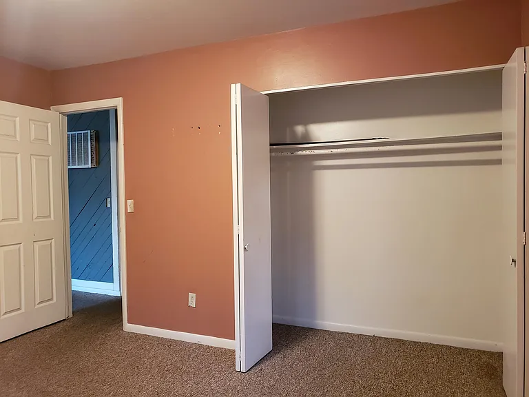 1752 S 440 W — Photo 9