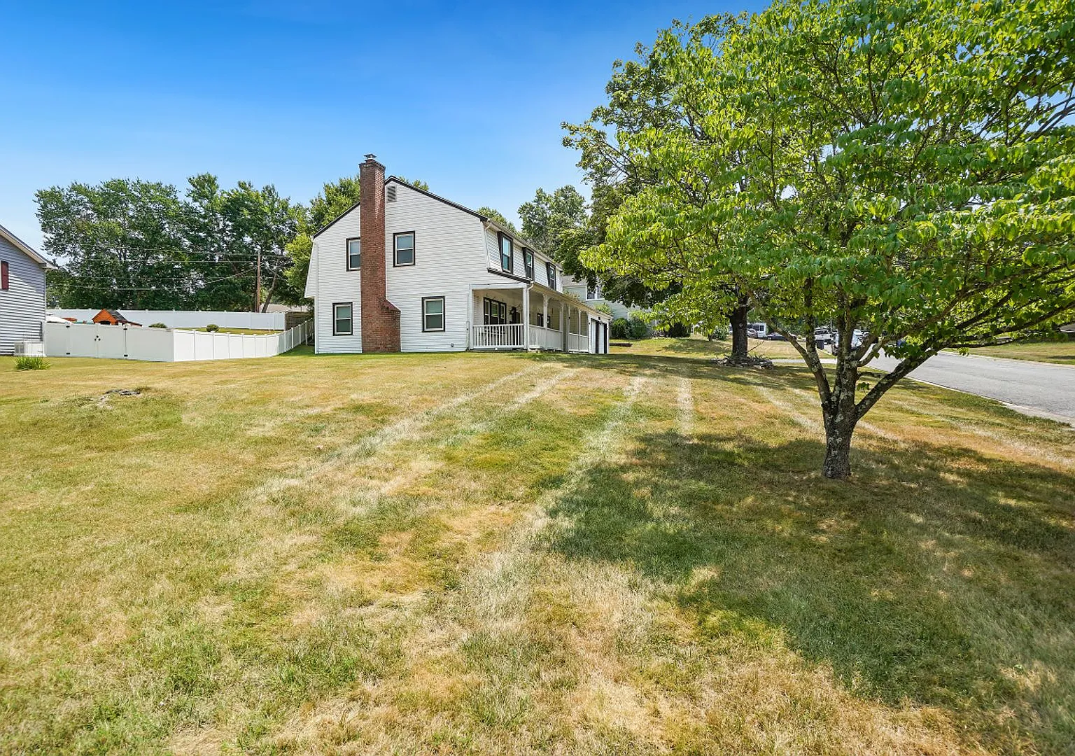 A 4 Bedroom 2.5 Bath Dream Come True In Pointer Ridge At Collington! — Photo 3