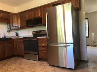 735 Normandy Cir, Hartland, WI 53029