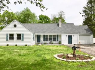 12 Maple Ridge Dr, Farmington, CT 06032