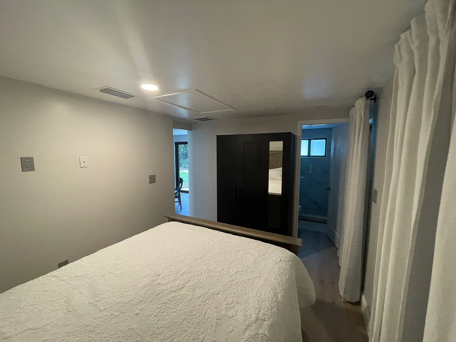 2 bed, 2.5 bath, 854 sqft, $2,150 — Photo 4