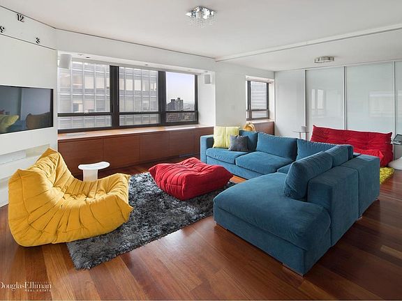 2nd image of 240 E 47th St APT 37A