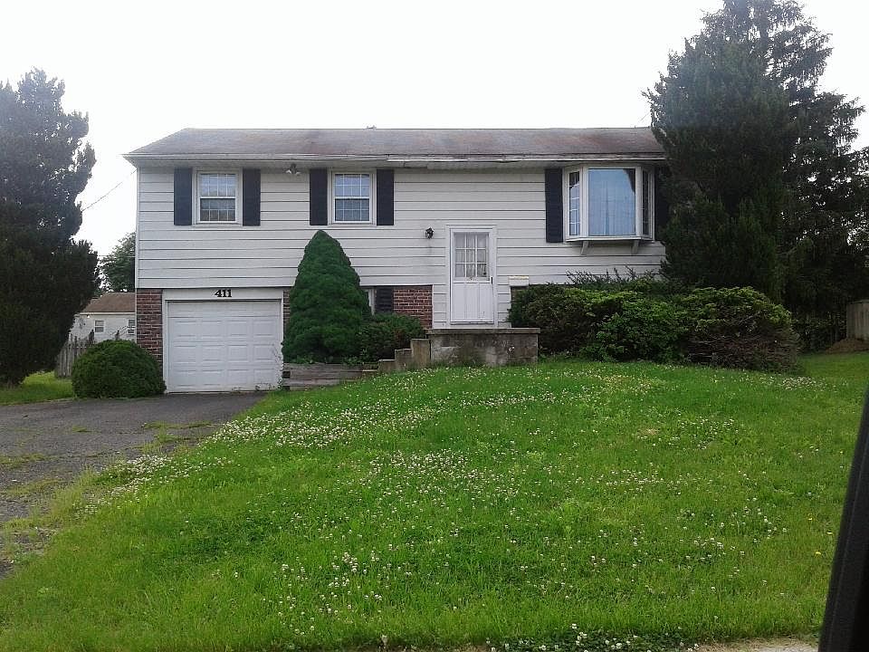 2nd image of 411 Old Airport Rd