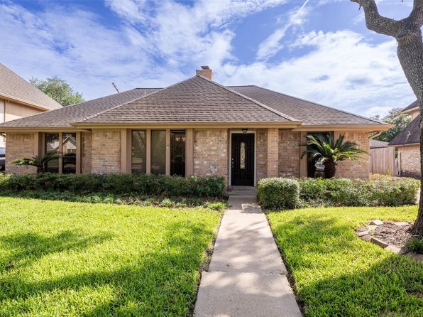 3031 Green Fields Dr