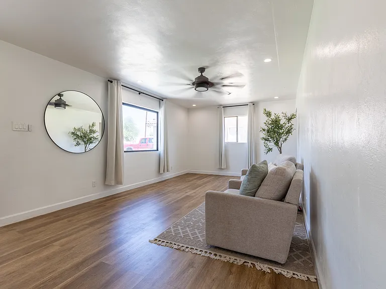 310 S D St — Photo 8