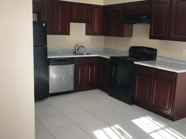 1305 Clearview Pkwy, Metairie, LA 70001