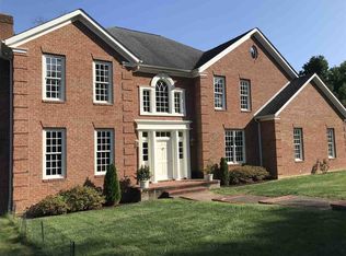 114 Oak Ln, Huntington, WV 25701