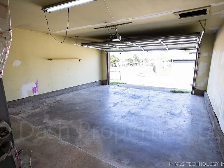 5104 S 75th East Ave — Photo 65