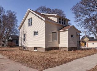 625 Park St, Marinette, WI 54143