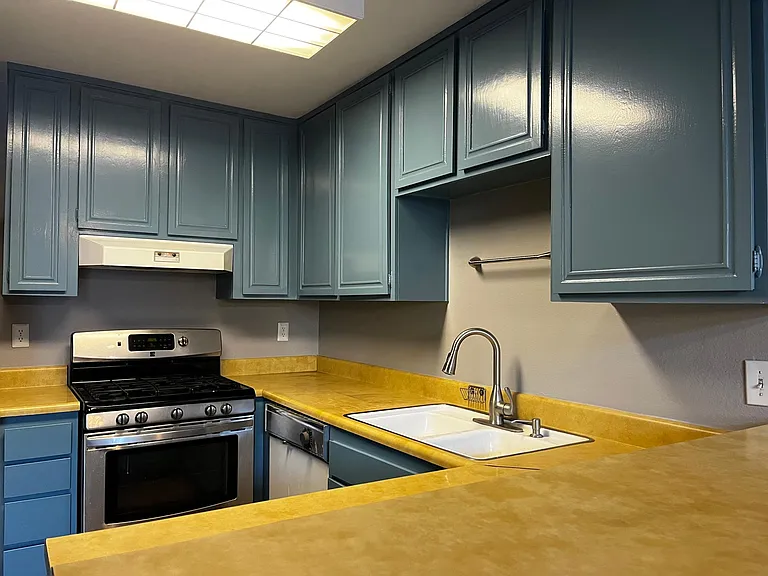 1066 Cabrillo Park Dr #A — Photo 12