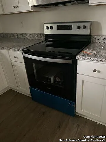 747 Bailey Ave — Photo 17