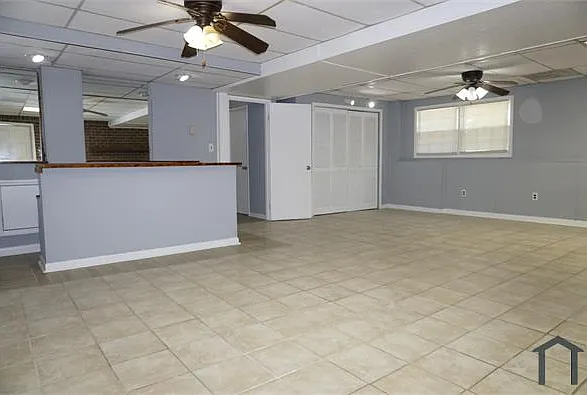 1303 Burbank Trl — Photo 34