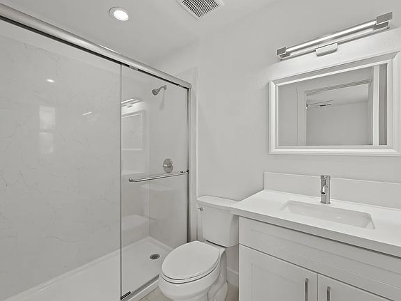 2nd image of 2561 Lexington St #2561
